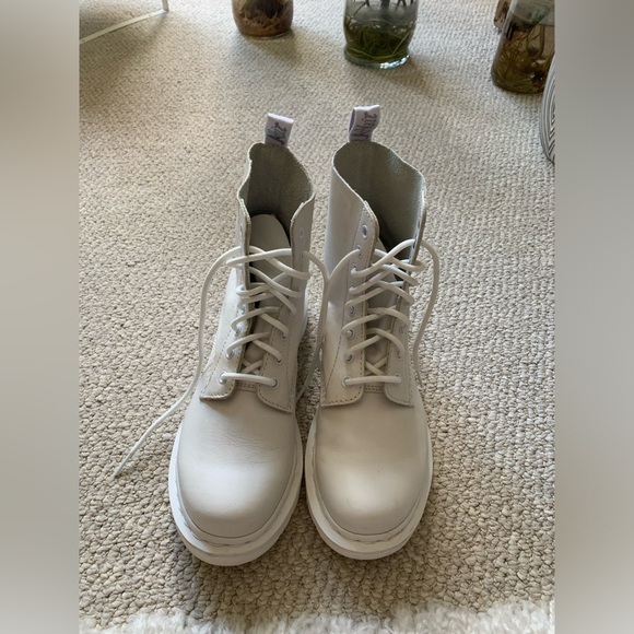 Dr. Martens 1460 mono Pascal Boot - Picture 2 of 5